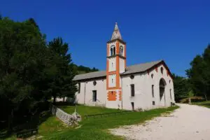 Il Monte Summano e il Sentiero dei Girolimini: Santuario della Madonna dell'Angelo.